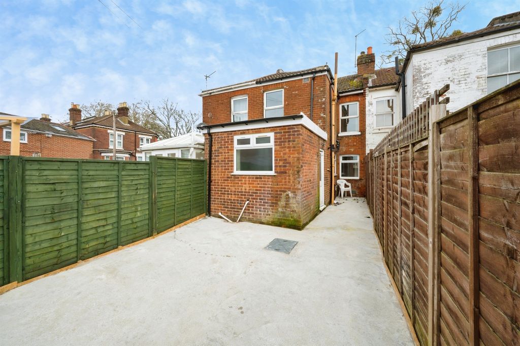 Additional image 10 of 3 bed terraced house for saleWordsworth Road, Southampton SO15