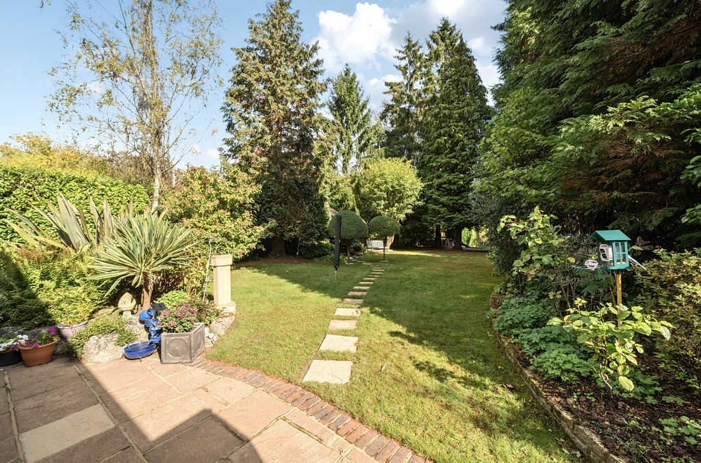 Additional image 22 of 5 bed detached house for saleHollybush Ride, Finchampstead, Wokingham, Berkshire RG40