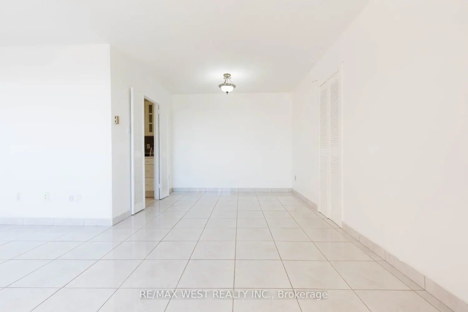 Additional image 12 of 3025 Queen Frederica Drive 1503