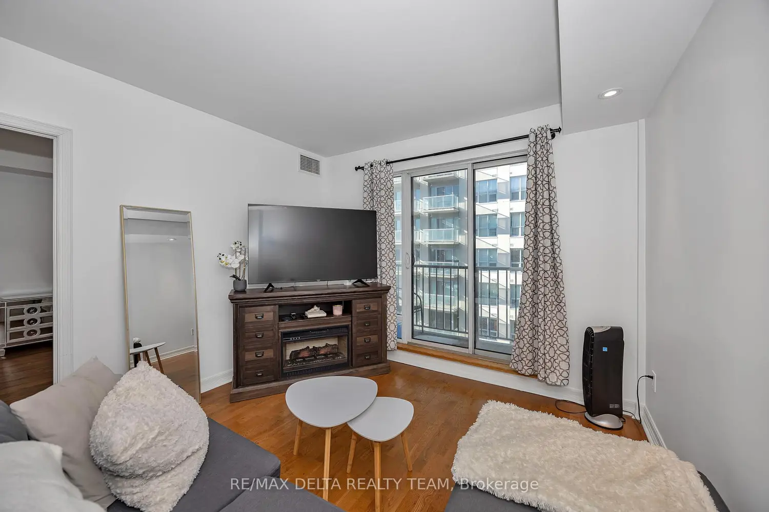 Additional image 10 of 200 Besserer Street 1006