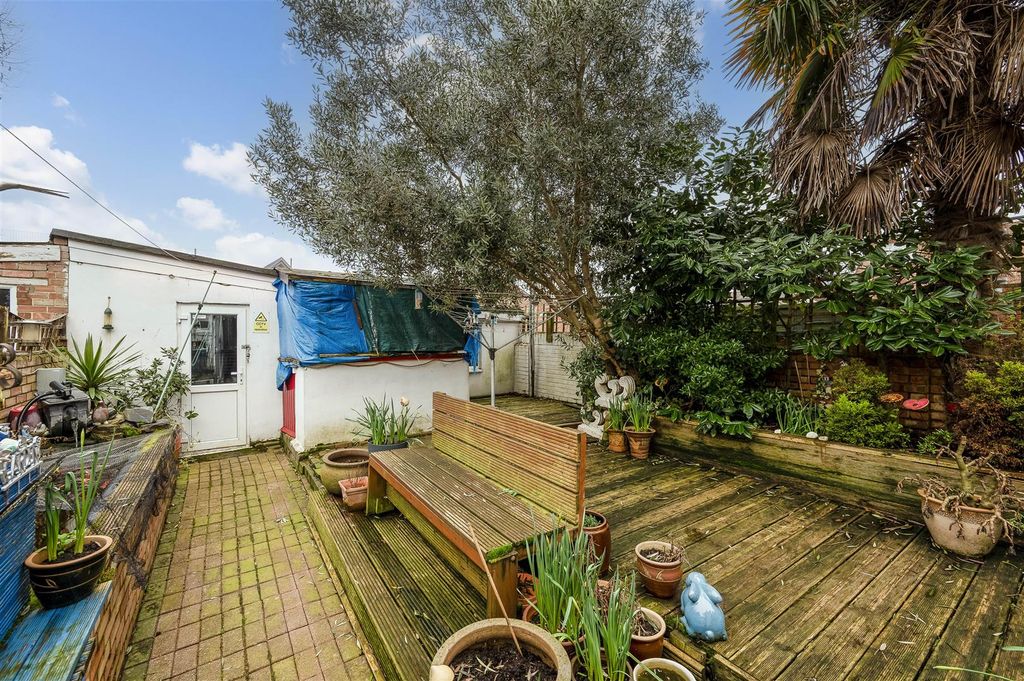 Additional image 22 of 3 bed property for saleNorthern Parade, Portsmouth PO2