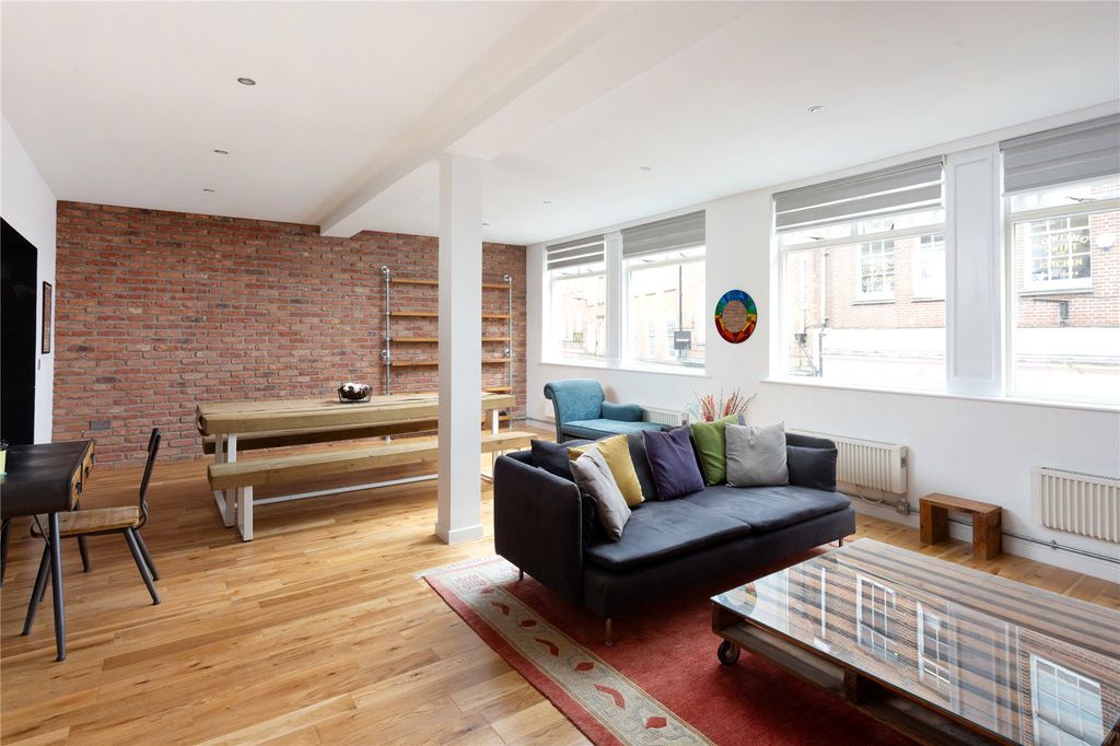 2 bed flat for saleStonegate Court, Blake Street, York, North Yorkshire YO1
