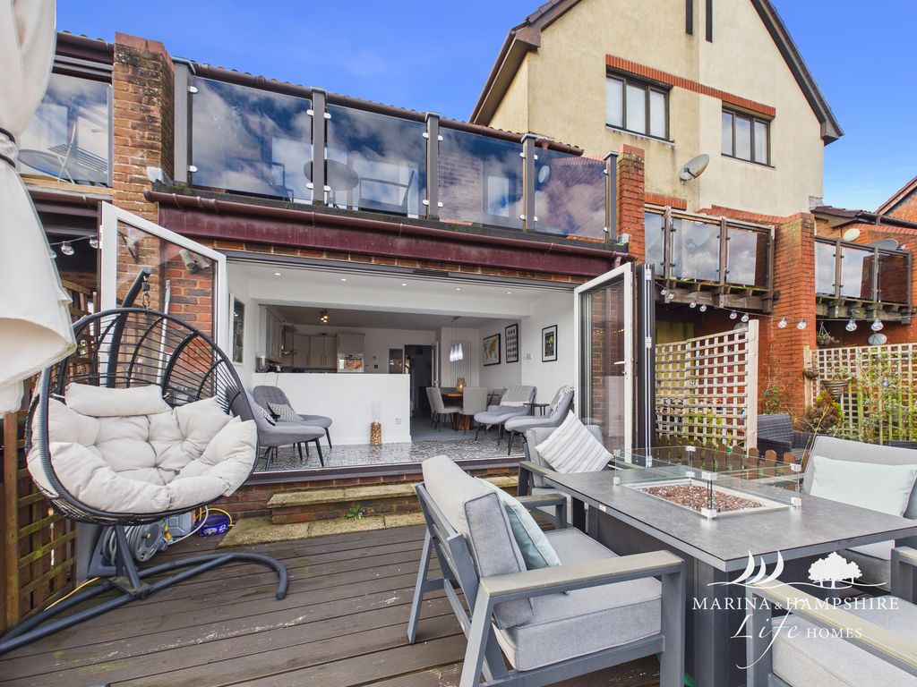 Additional image 6 of 3 bed town house for saleNewlyn Way, Portsmouth PO6