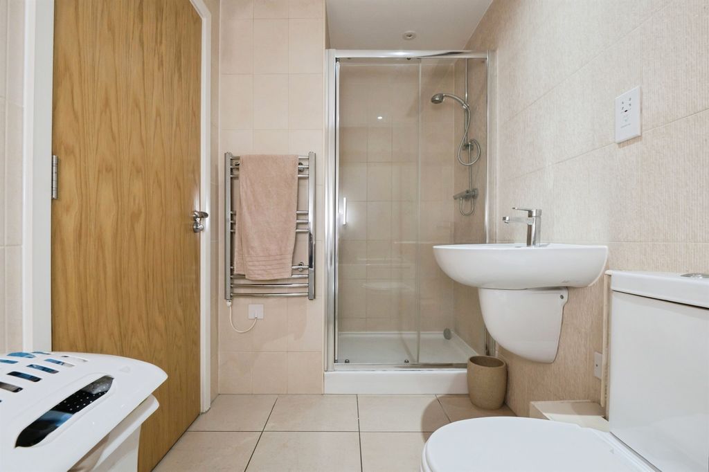 Additional image 7 of 2 bed flat for saleNorthlands Road, Southampton SO15