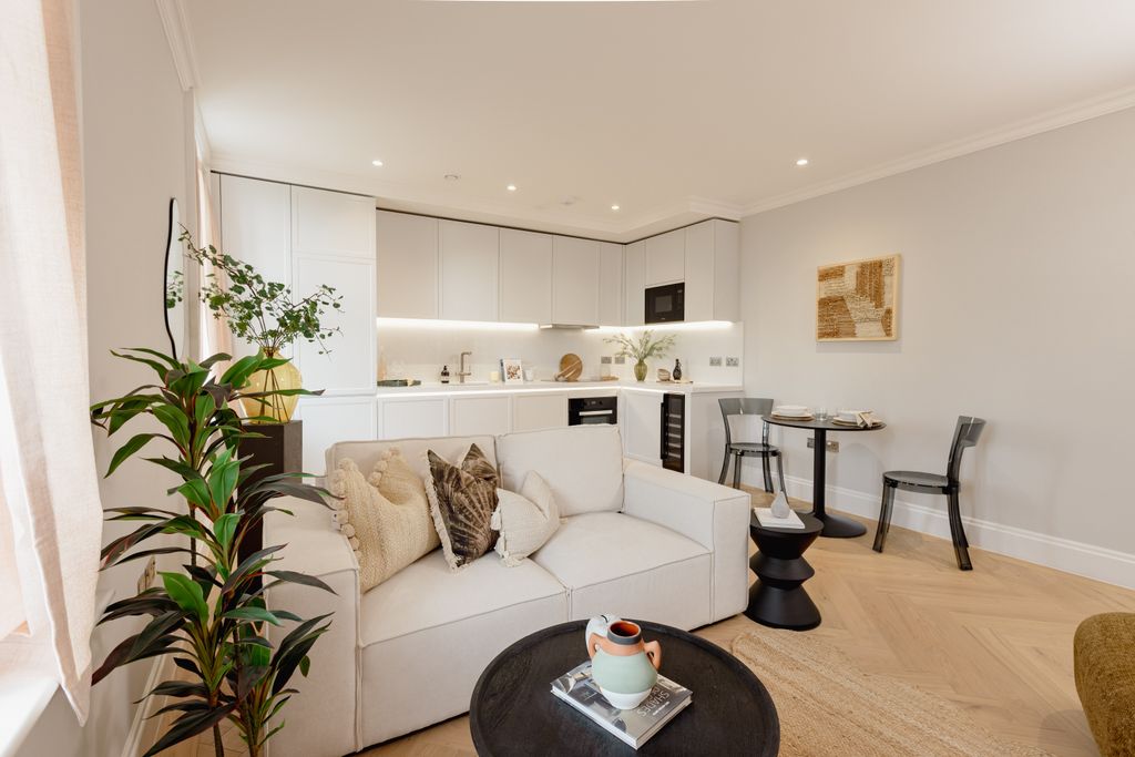 Additional image 2 of 2 bed flat for saleKings Meadow, Whyteleafe Hill, Whyteleafe CR3