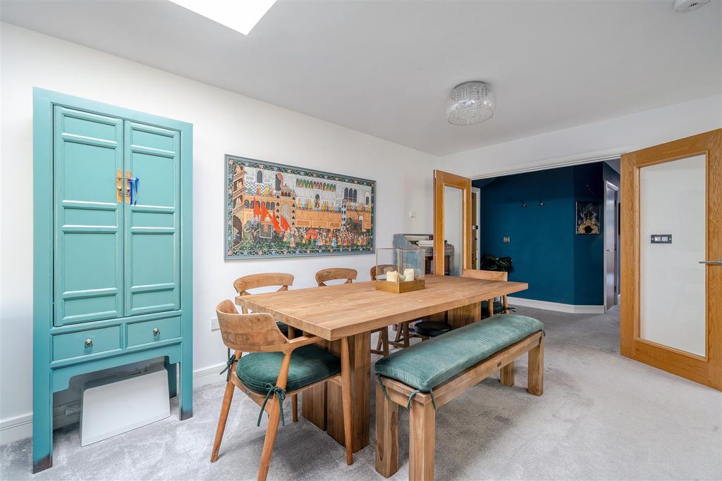 Additional image 10 of 2 bed flat for saleLanden House, Rectory Road Wokingham, Berkshire RG40