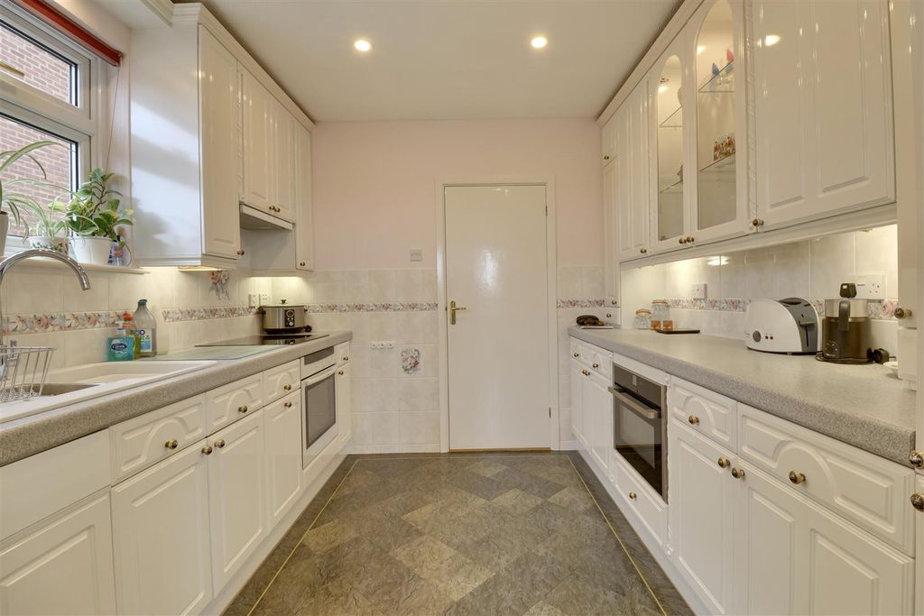 Additional image 16 of 3 bed detached house for saleBlake Road, Drayton, Portsmouth PO6