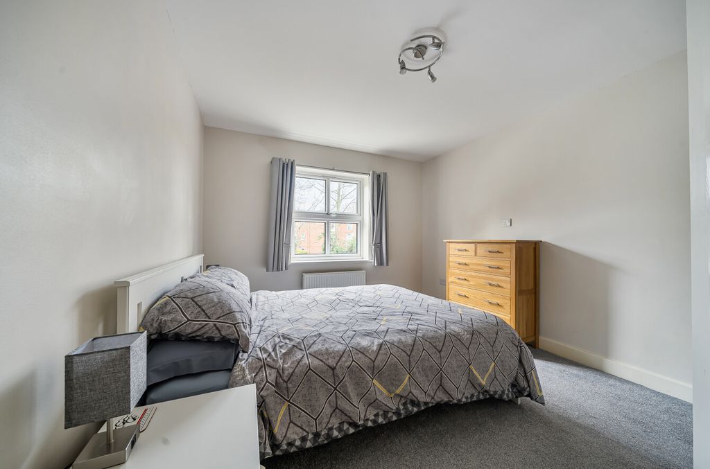 Additional image 4 of 2 bed flat for saleNorthlands Road, Banister Park, Southampton, Hampshire SO15