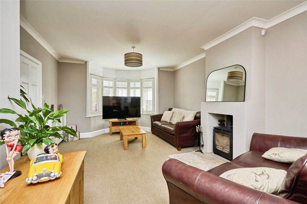 Additional image 9 of 4 bed detached house for saleHorsebridge Hill, Newport, Isle Of Wight PO30