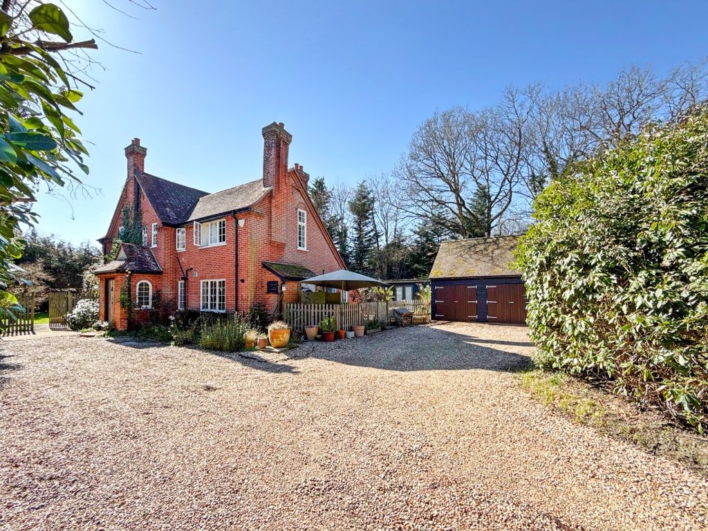 Additional image 5 of 5 bed detached house for saleChandlers Lane, Yateley, Hampshire GU46
