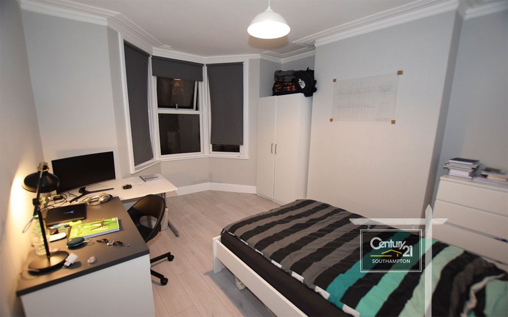 Additional image 6 of 5 bed semi-detached house for sale|Ref: R173020|, Kenilworth Road, Southampton SO15