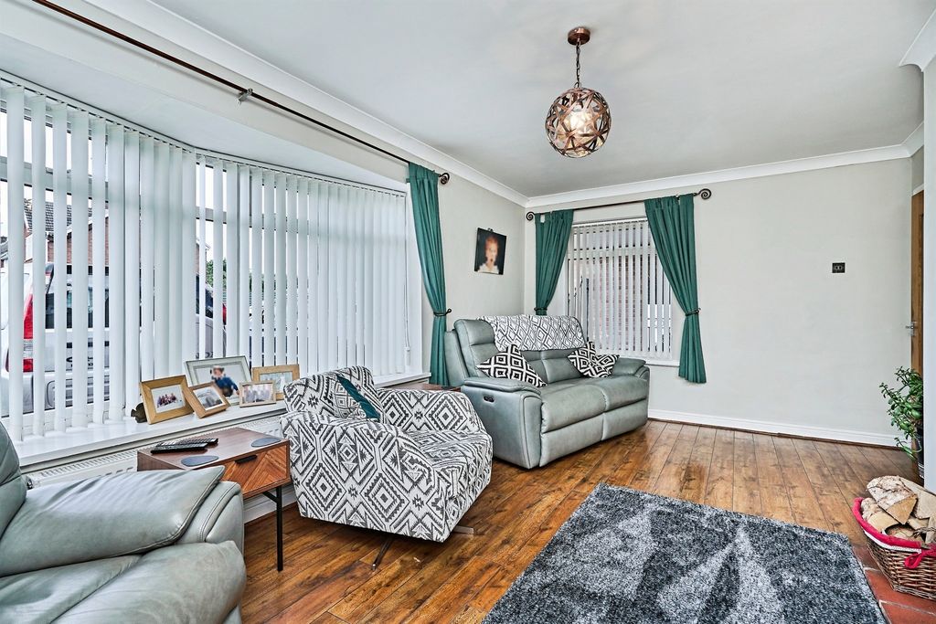 Additional image 2 of 4 bed semi-detached house for saleLinden Lane, Willenhall WV12