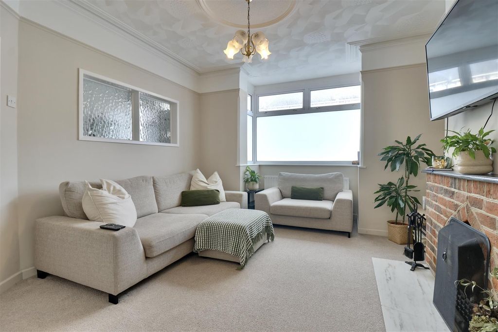 Additional image 3 of 3 bed property for saleDover Road, Portsmouth PO3