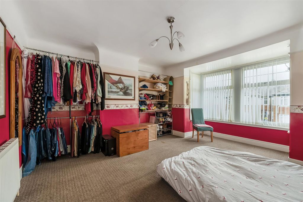 Additional image 5 of 3 bed property for saleNorthern Parade, Portsmouth PO2
