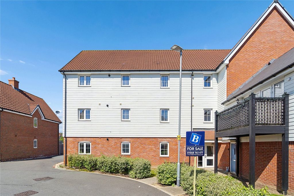 2 bed flat for saleLiberty Way, Runwell, Wickford, Essex SS11