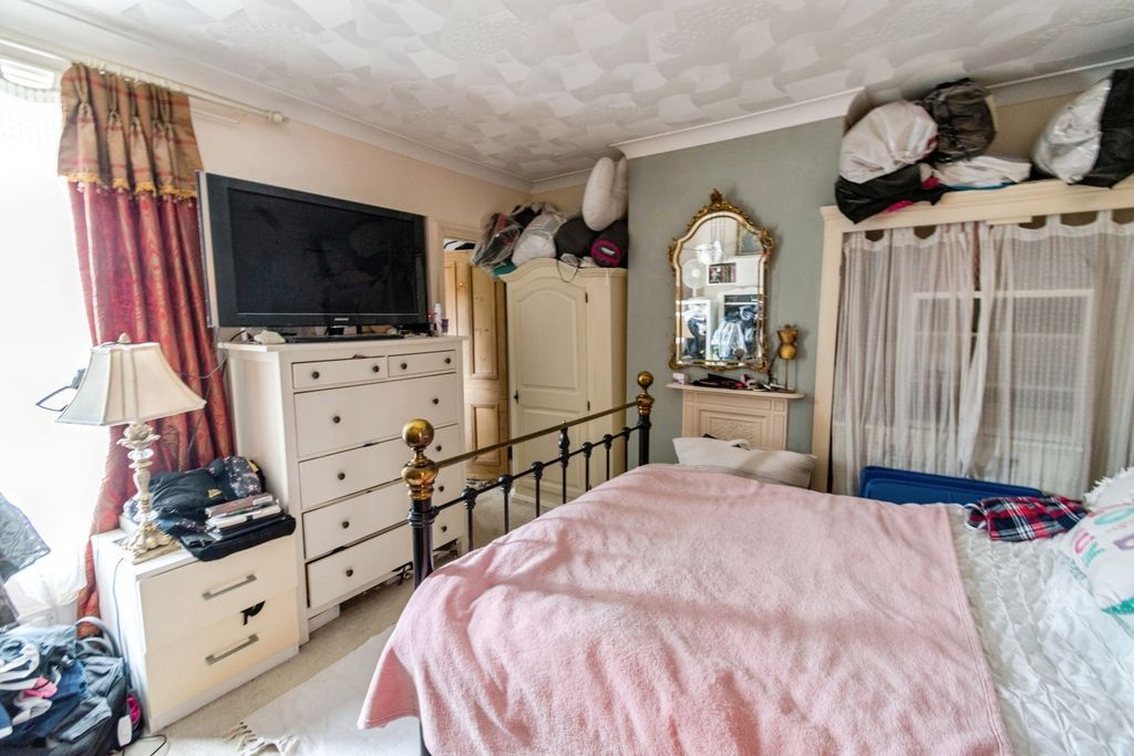 Additional image 6 of 3 bed semi-detached house for saleShirley Park Road, Southampton, Hampshire SO16