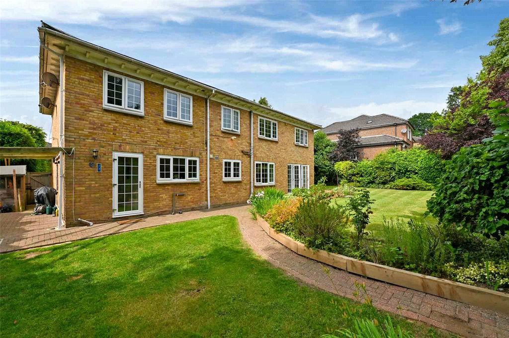 Additional image 18 of 5 bed detached house for saleIllingworth, Windsor, Berkshire SL4