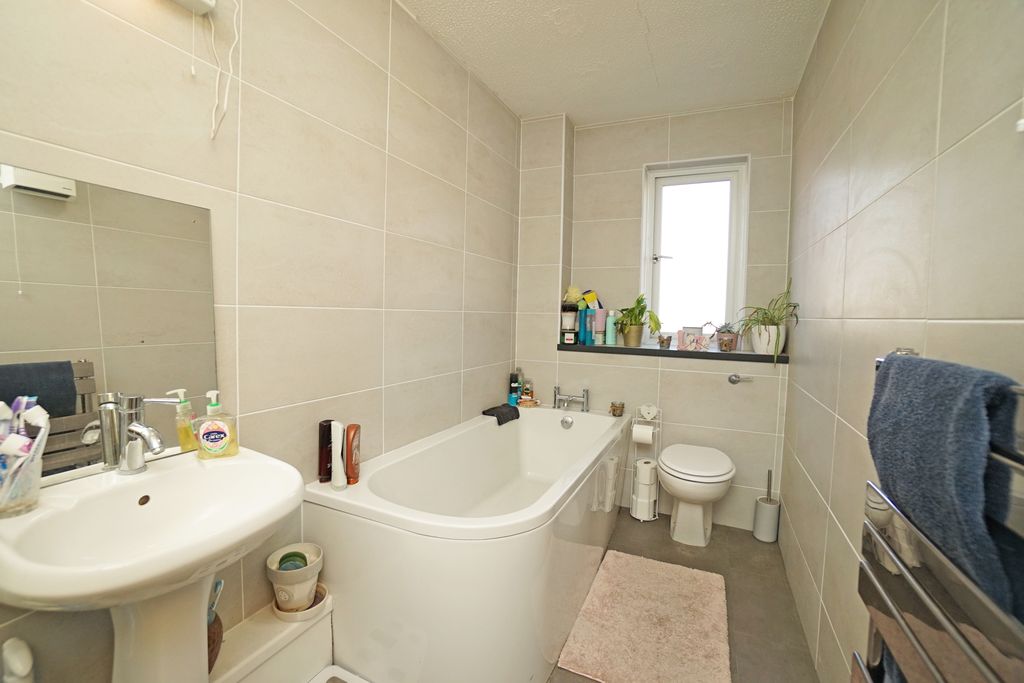 Additional image 22 of 3 bed town house for saleNewlyn Way, Port Solent PO6