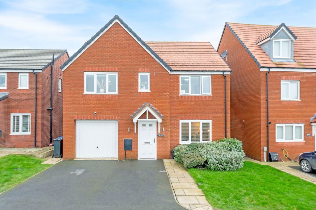 5 bed detached house for saleTigers Road, Fleckney, Leicestershire LE8