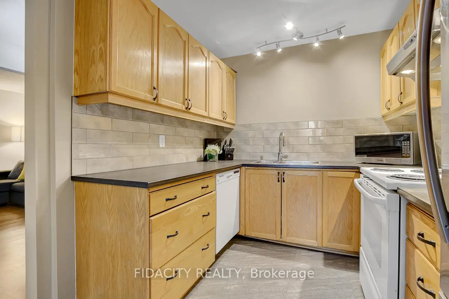 Additional image 9 of 159 Salter Crescent 61