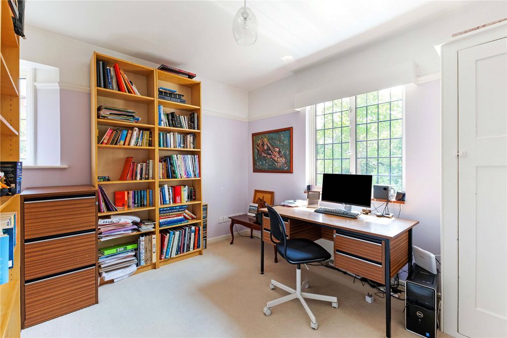 Additional image 16 of 5 bed detached house for saleThe Ridges, Finchampstead, Wokingham RG40