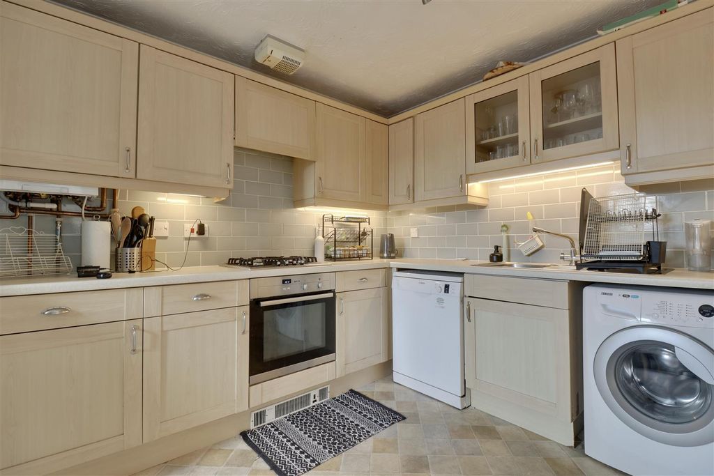 Additional image 5 of 2 bed flat for saleKing Charles Street, Portsmouth PO1