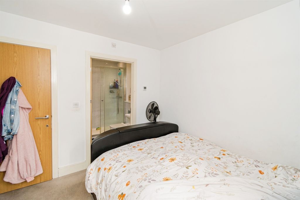 Additional image 9 of 2 bed flat for saleMeridian Way, Southampton SO14