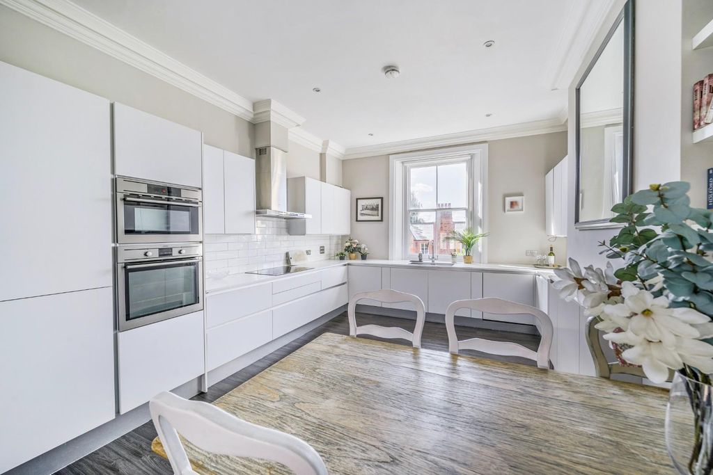 Additional image 11 of 3 bed flat for saleGrove Road, Windsor SL4