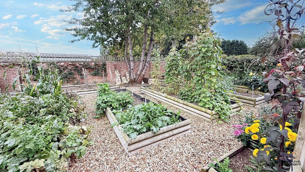 Additional image 59 of 8 bed detached house for saleBroadend Road, Wisbech PE14