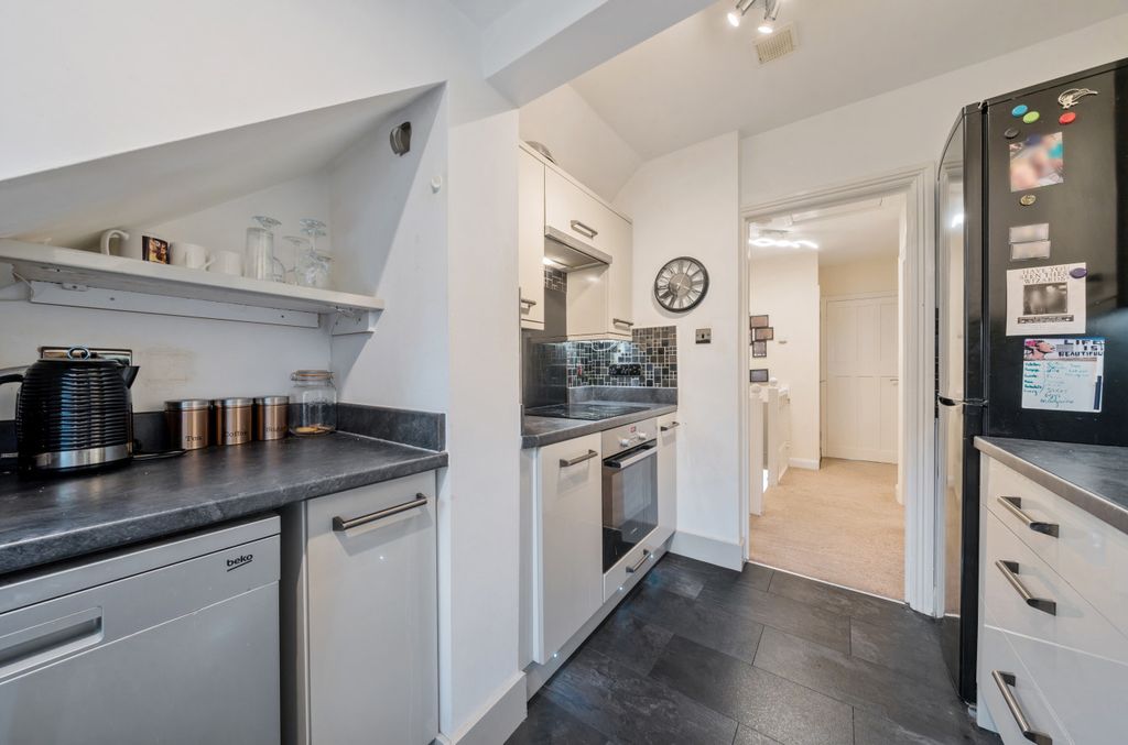 Additional image 8 of 3 bed maisonette for saleOsborne Road, Wokingham, Berkshire RG40