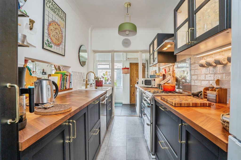 Additional image 5 of 3 bed semi-detached house for saleCopnor Road, Portsmouth PO3