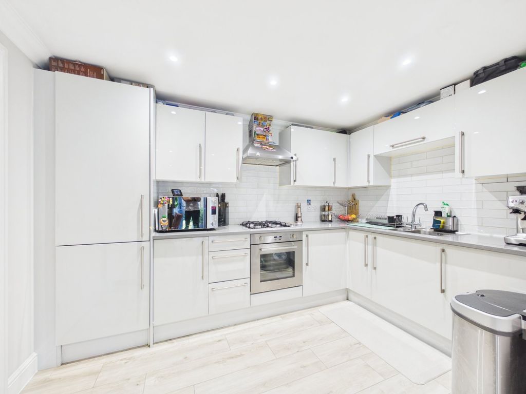 Additional image 4 of 2 bed flat for saleLittleton Road, Ashford, Surrey TW15