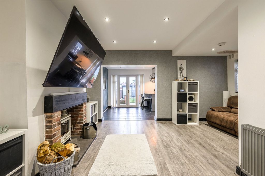 Additional image 3 of 3 bed semi-detached house for saleWinchester Road, Fordhouses, Wolverhampton, West Midlands WV10