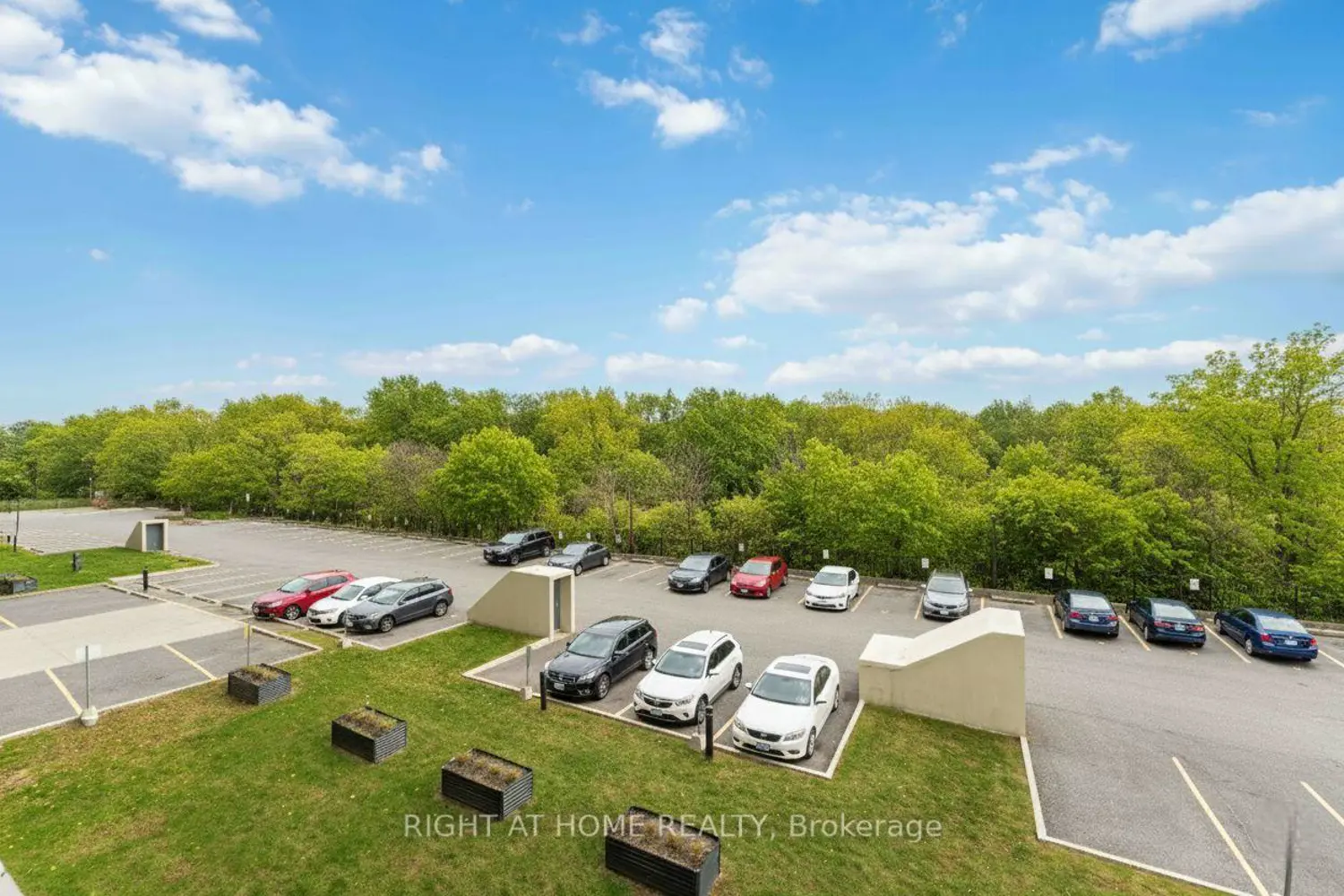Additional image 17 of 665 Bathgate Drive 311