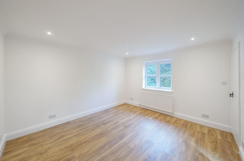 Additional image 12 of 4 bed property for saleTattershall Road, Kirkstead, Woodhall Spa LN10