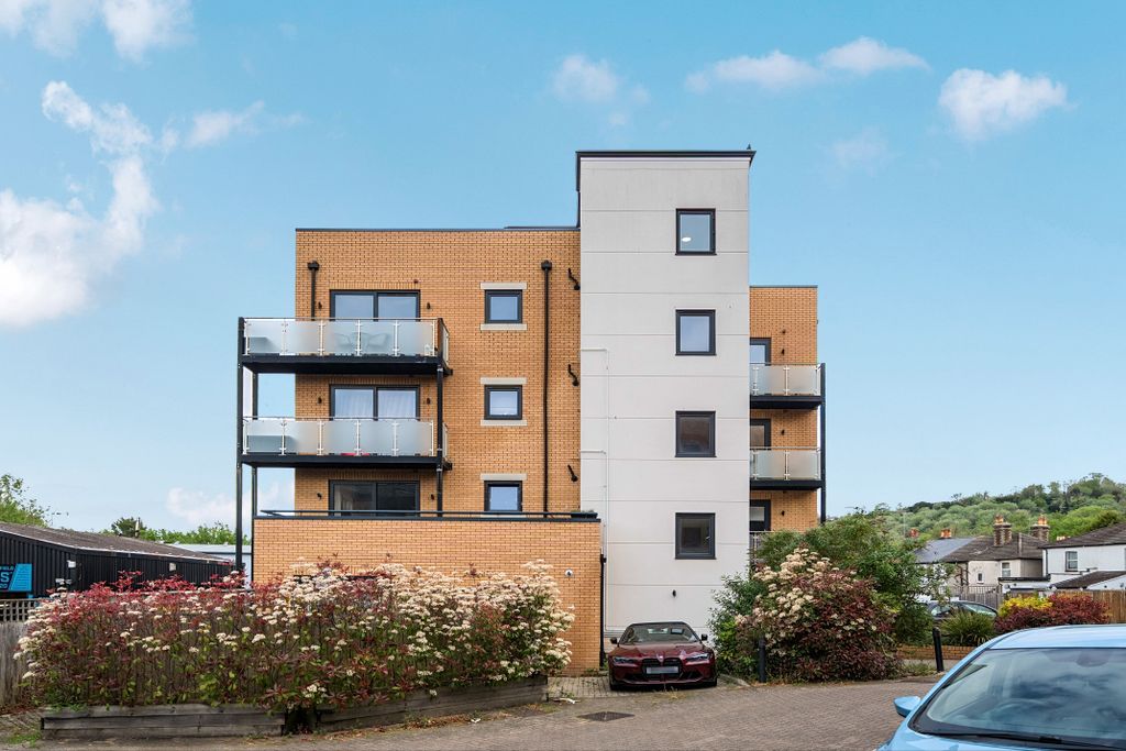 Additional image 9 of 2 bed flat for saleWhyteleafe Hill, Whyteleafe CR3