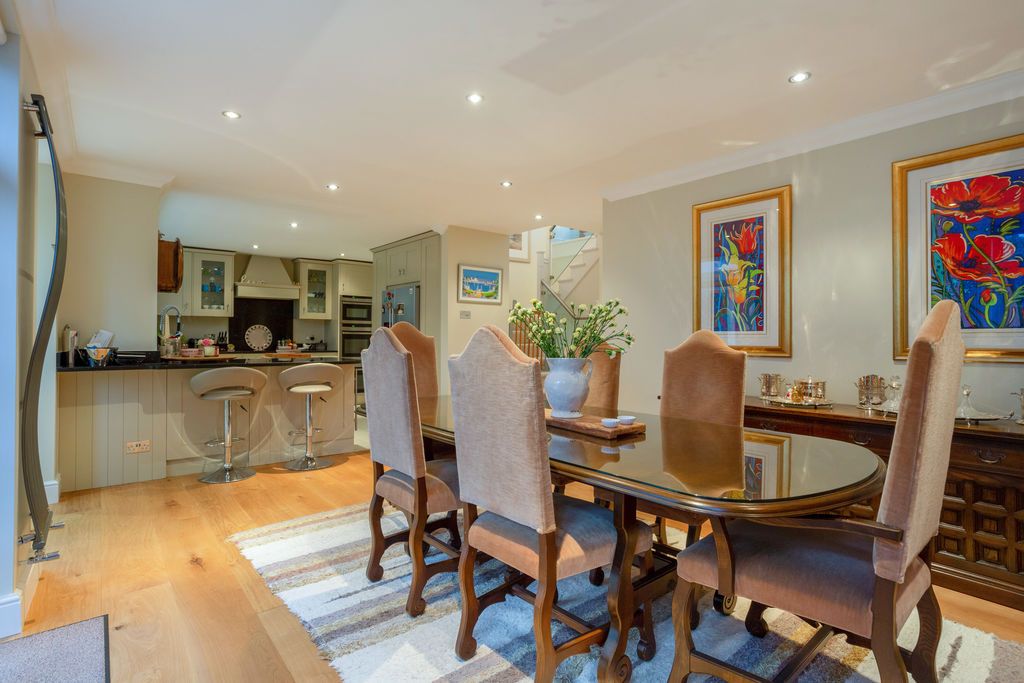 Additional image 9 of 3 bed terraced house for saleSnows Ride, Windlesham GU20