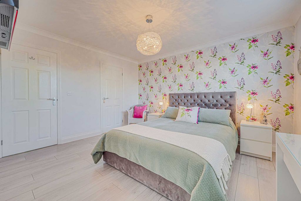 Additional image 18 of 4 bed detached house for saleCharters Court, Wickford SS11