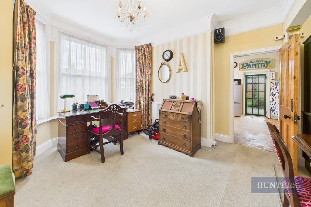 Additional image 5 of 4 bed semi-detached house for saleSt. James Road, Southampton SO15