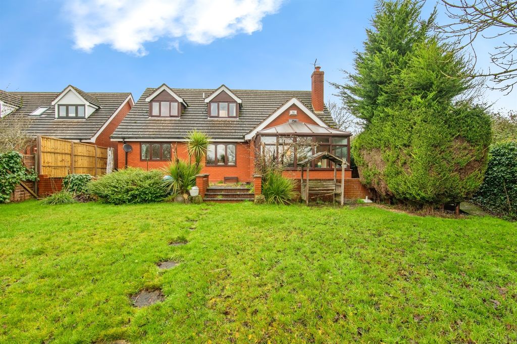 4 bed detached bungalow for saleSpring Bank, Hindlip, Worcester WR3
