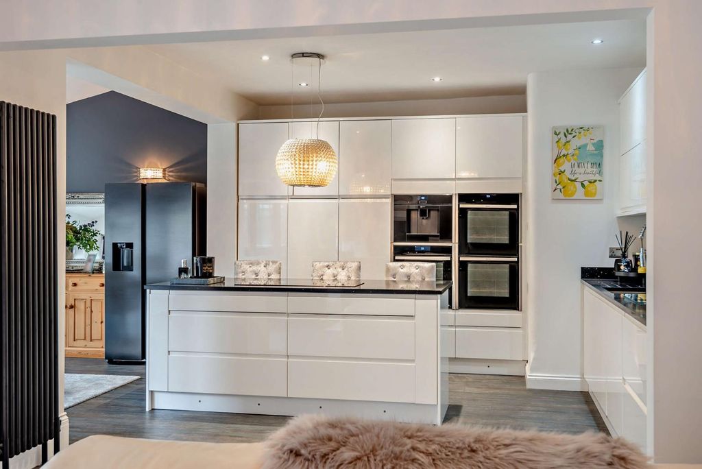 Additional image 9 of 7 bed semi-detached house for saleFordbridge Road, Ashford TW15