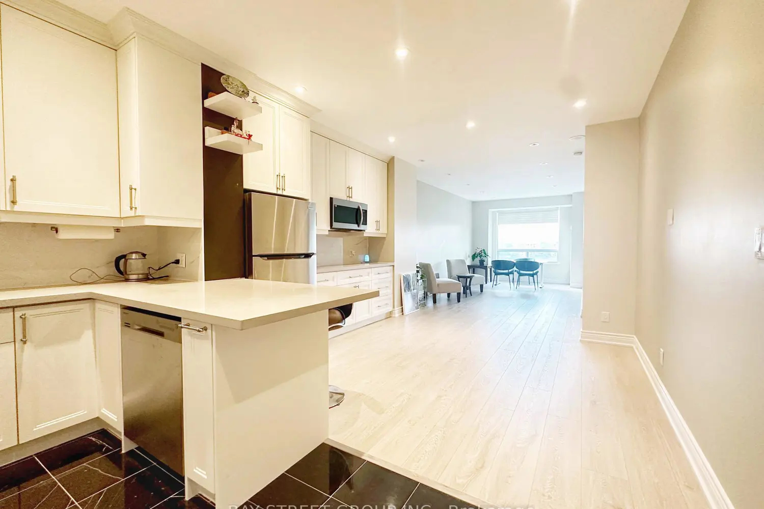 Additional image 8 of 102 Bloor Street 1001
