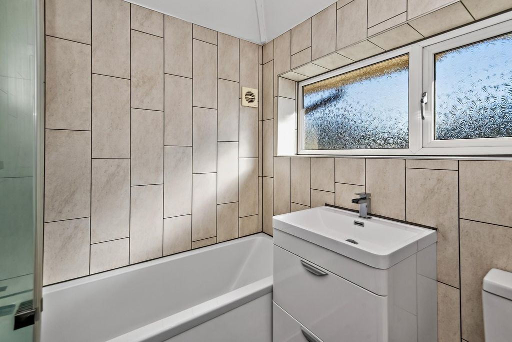Additional image 19 of 3 bed semi-detached house for saleWindsor Drive, Ashford TW15