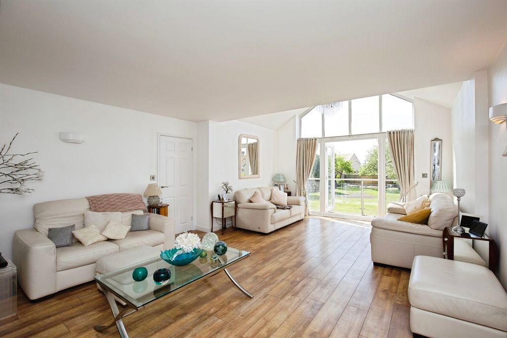 Additional image 7 of 3 bed detached bungalow for saleCrawley Road, Witney OX28