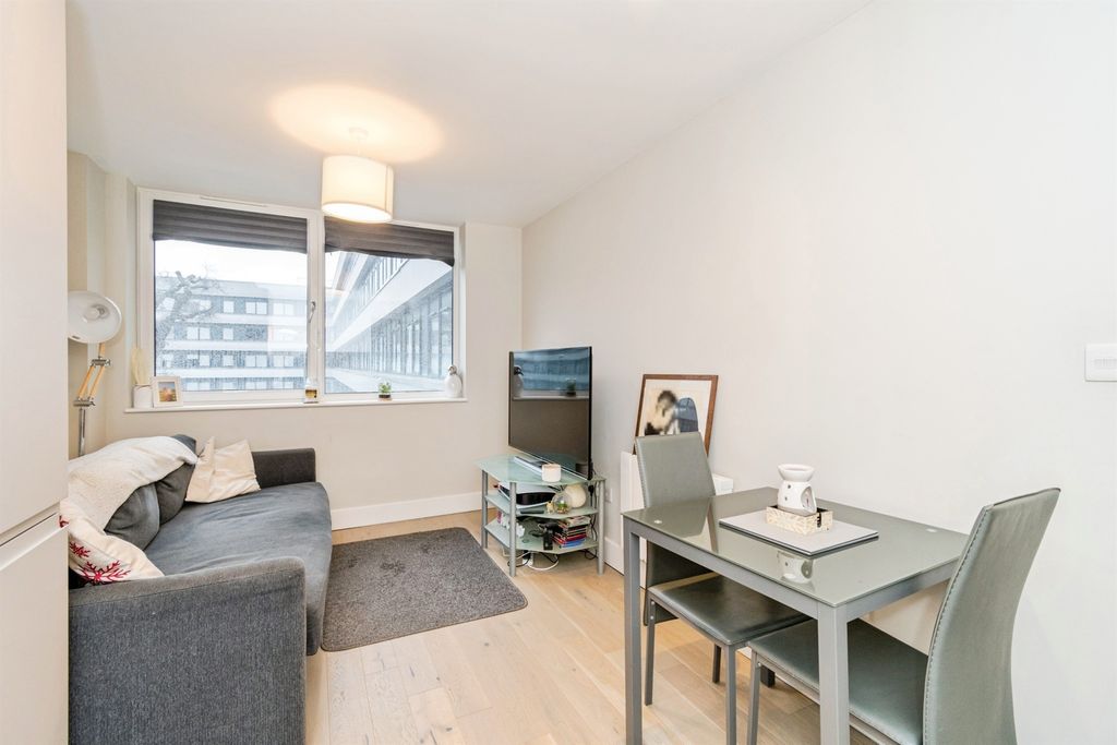 Additional image 14 of 1 bed maisonette for saleRomsey Road, Southampton SO16