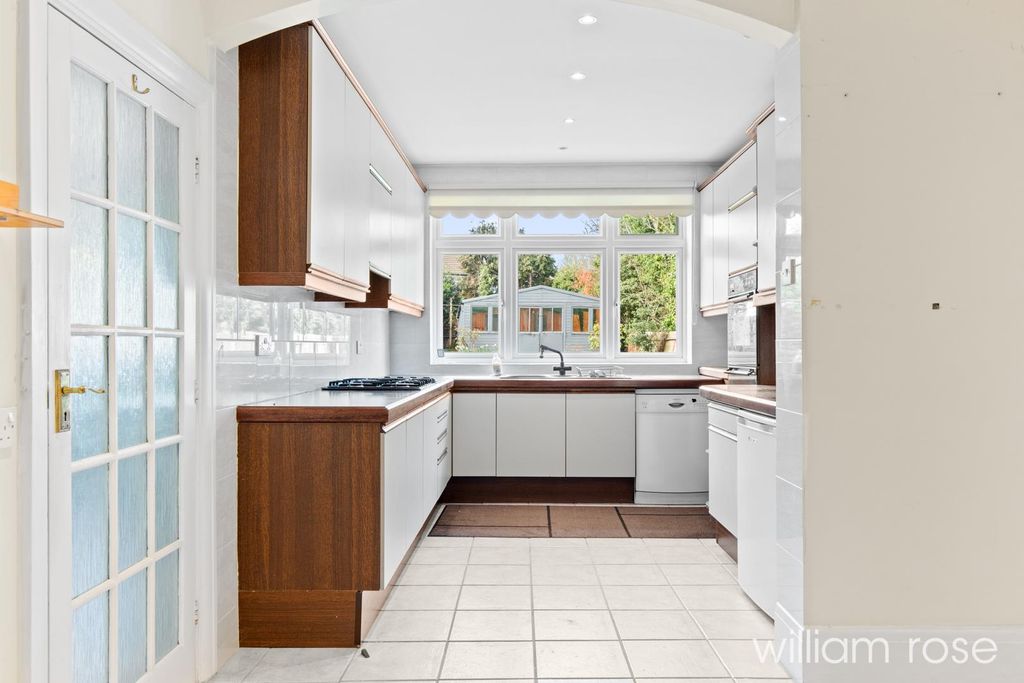 Additional image 14 of 7 bed semi-detached house for saleKings Avenue, Woodford Green IG8
