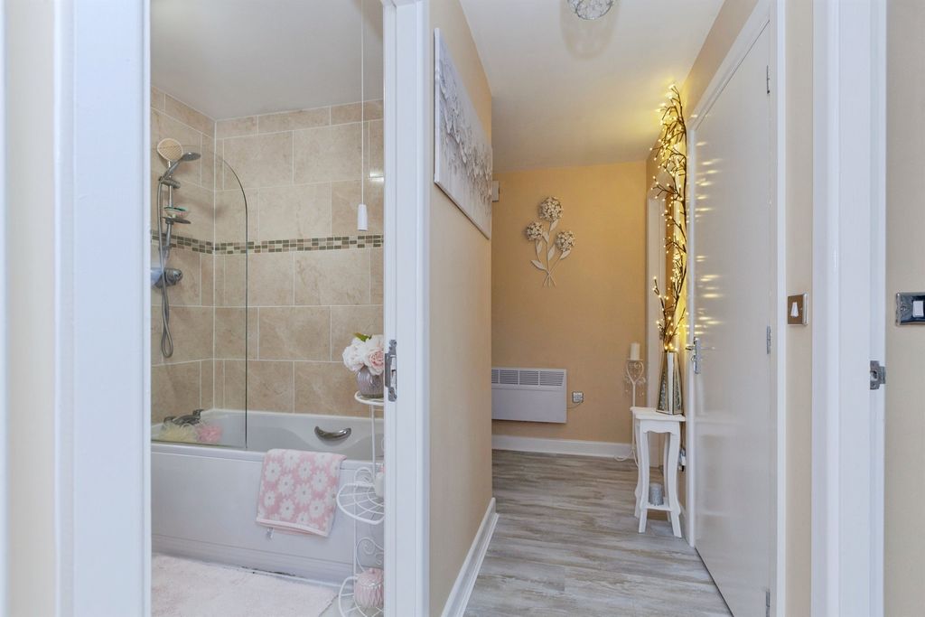 Additional image 6 of 2 bed flat for saleSycamore Street, Blaby, Leicester LE8