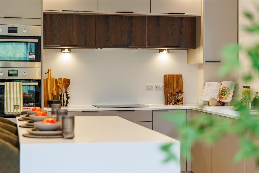 Additional image 4 of 5 bed property for saleGatcombe, Isle Of Wight PO30