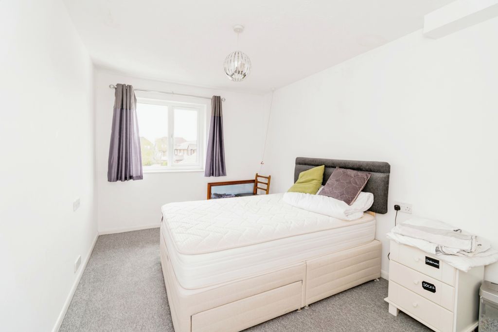 Additional image 2 of 1 bed flat for saleChestnut Lodge, Southampton SO16