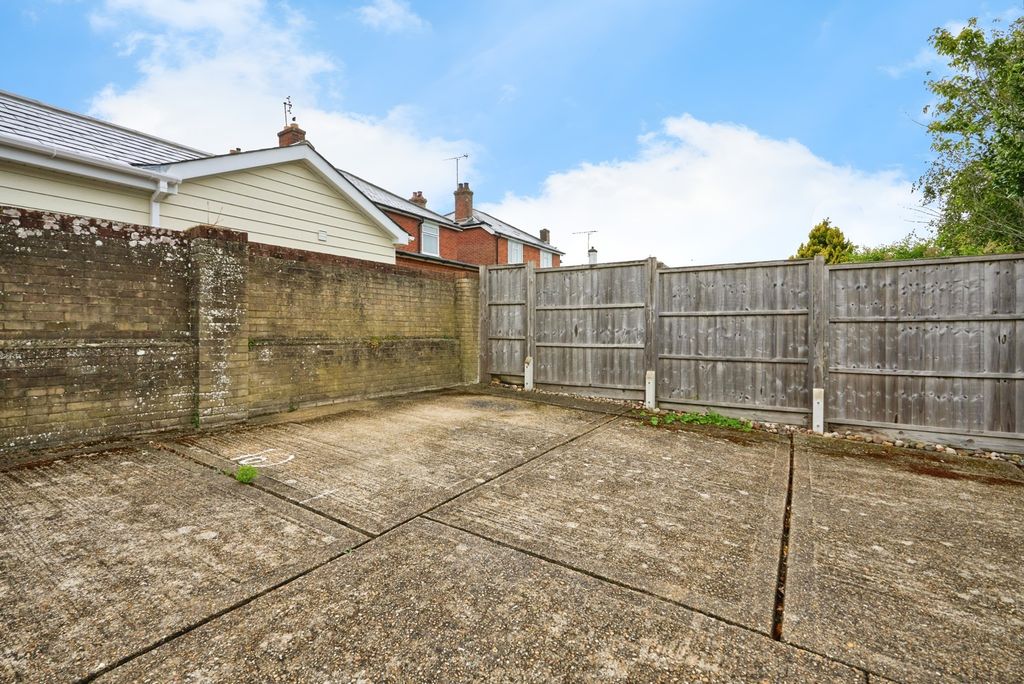 Additional image 15 of 2 bed maisonette for saleMedina Avenue, Newport, Isle Of Wight PO30